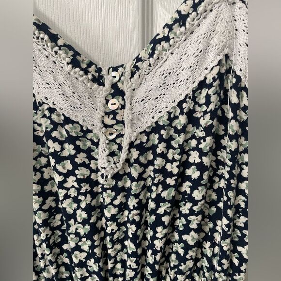 Hayden Los Angeles Navy Floral Jumpsuit with Pockets Size Medium - Picture 2 of 7